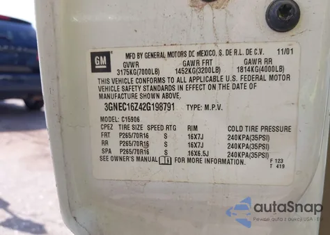 2002 Chevrolet Suburban C1500 z USA, uszkodzony, nr VIN 3GNEC16Z42G198791